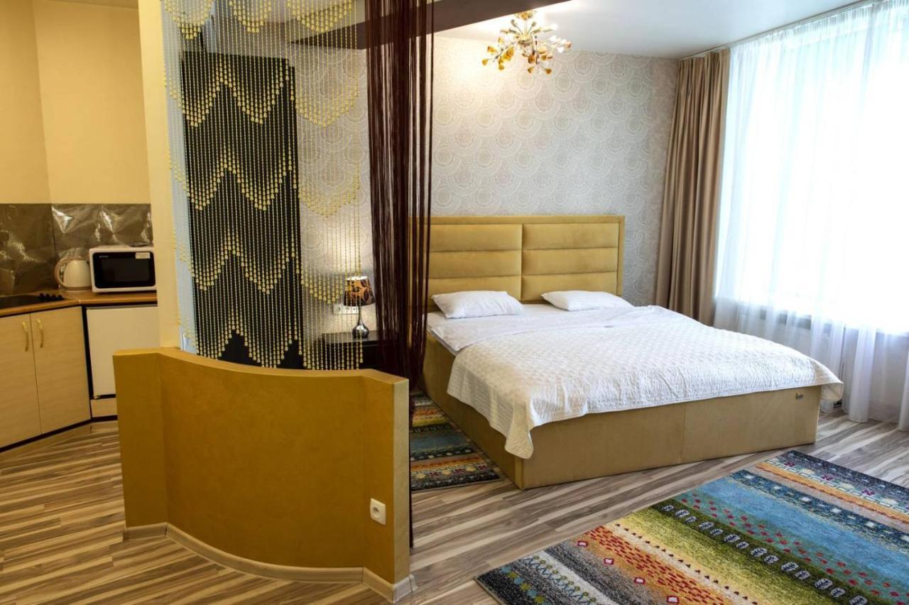 Seven Eleven Apartment Hotel In Most City Днепър Екстериор снимка