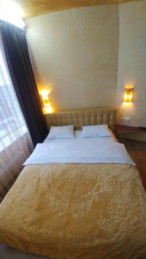 Seven Eleven Apartment Hotel In Most City Днепър Екстериор снимка